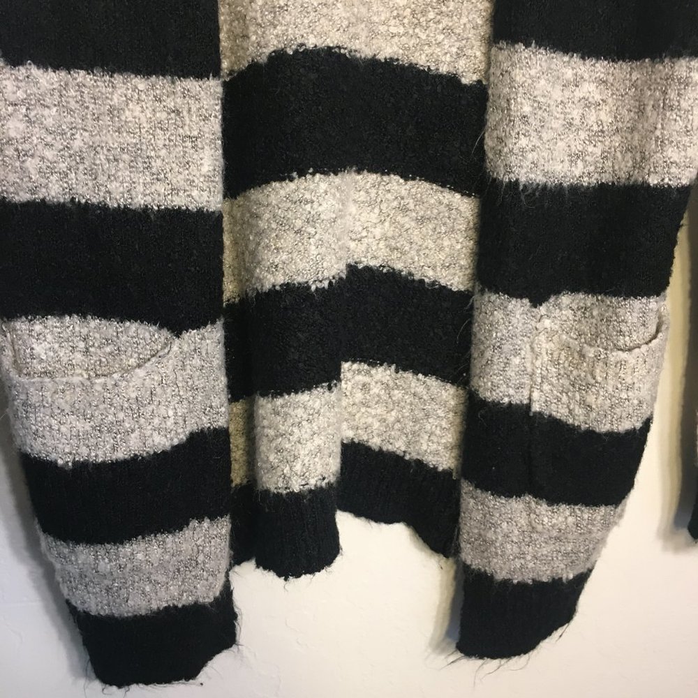 Cozy Forever 21 Grey and Black Striped Cardigan - Picture 3 of 5